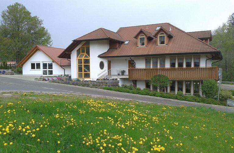Dzt-Schwarzwaldhotel Garni Unterkirnach Exterior foto