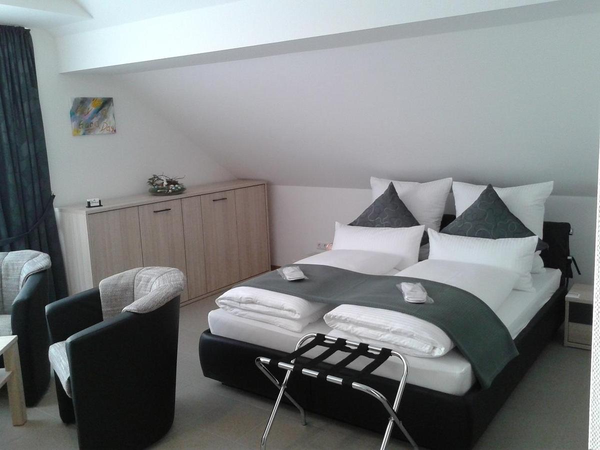 Dzt-Schwarzwaldhotel Garni Unterkirnach Habitación foto