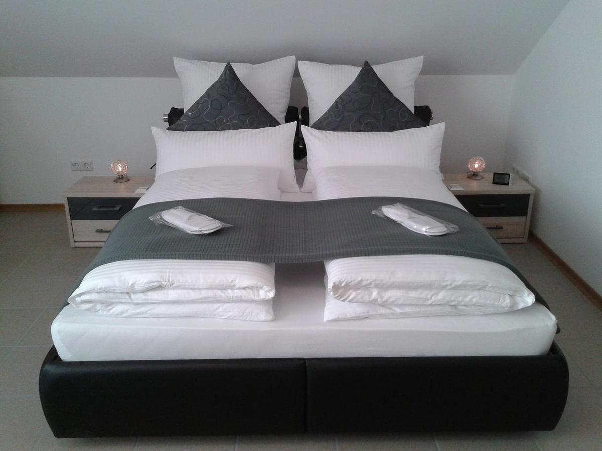 Dzt-Schwarzwaldhotel Garni Unterkirnach Habitación foto